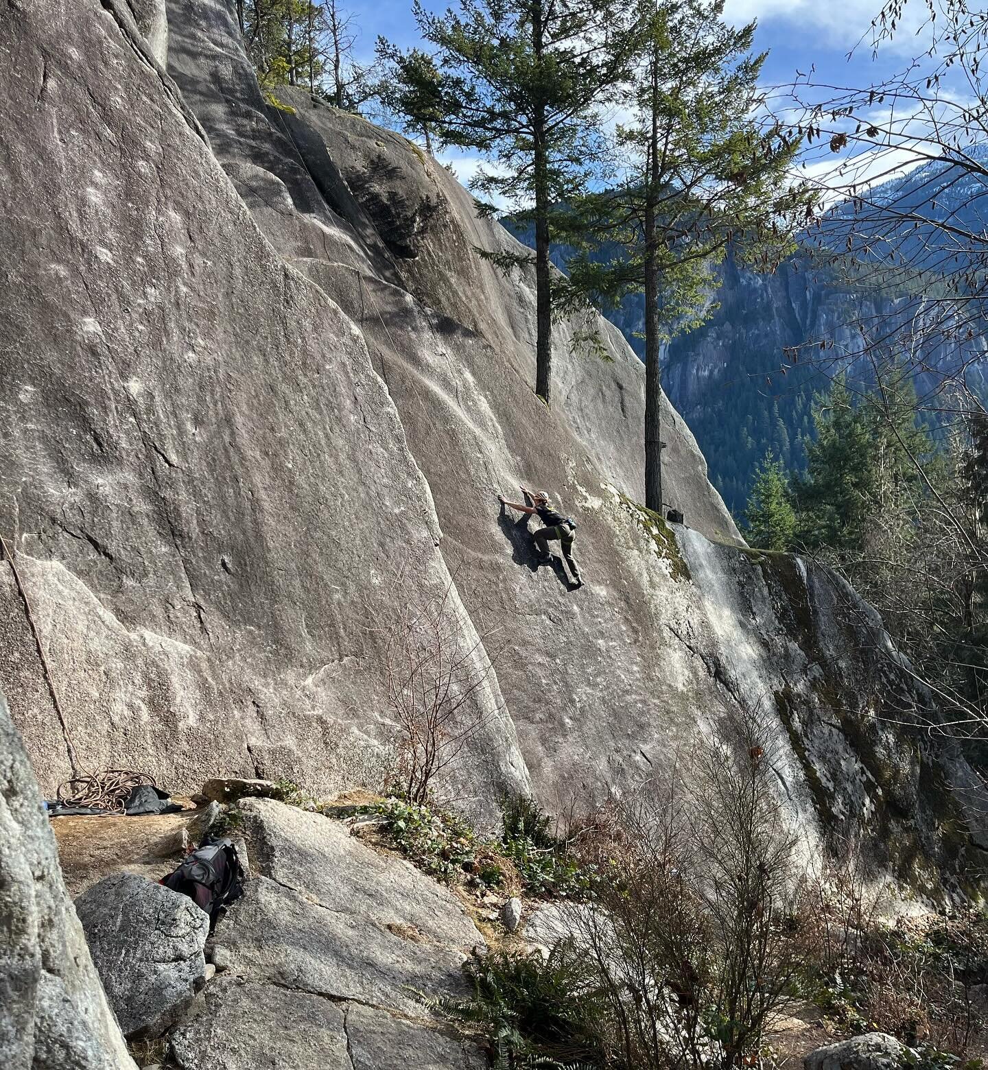 February climbing with students from the @coastmtnacademy ☀️. We had planned a wet weather program and were thrilled to be surprised by dry rock and blue sky. What a treat. 
.
Lots of learning and fun times. @andrew_rennie_for_real @hannahraepreston 