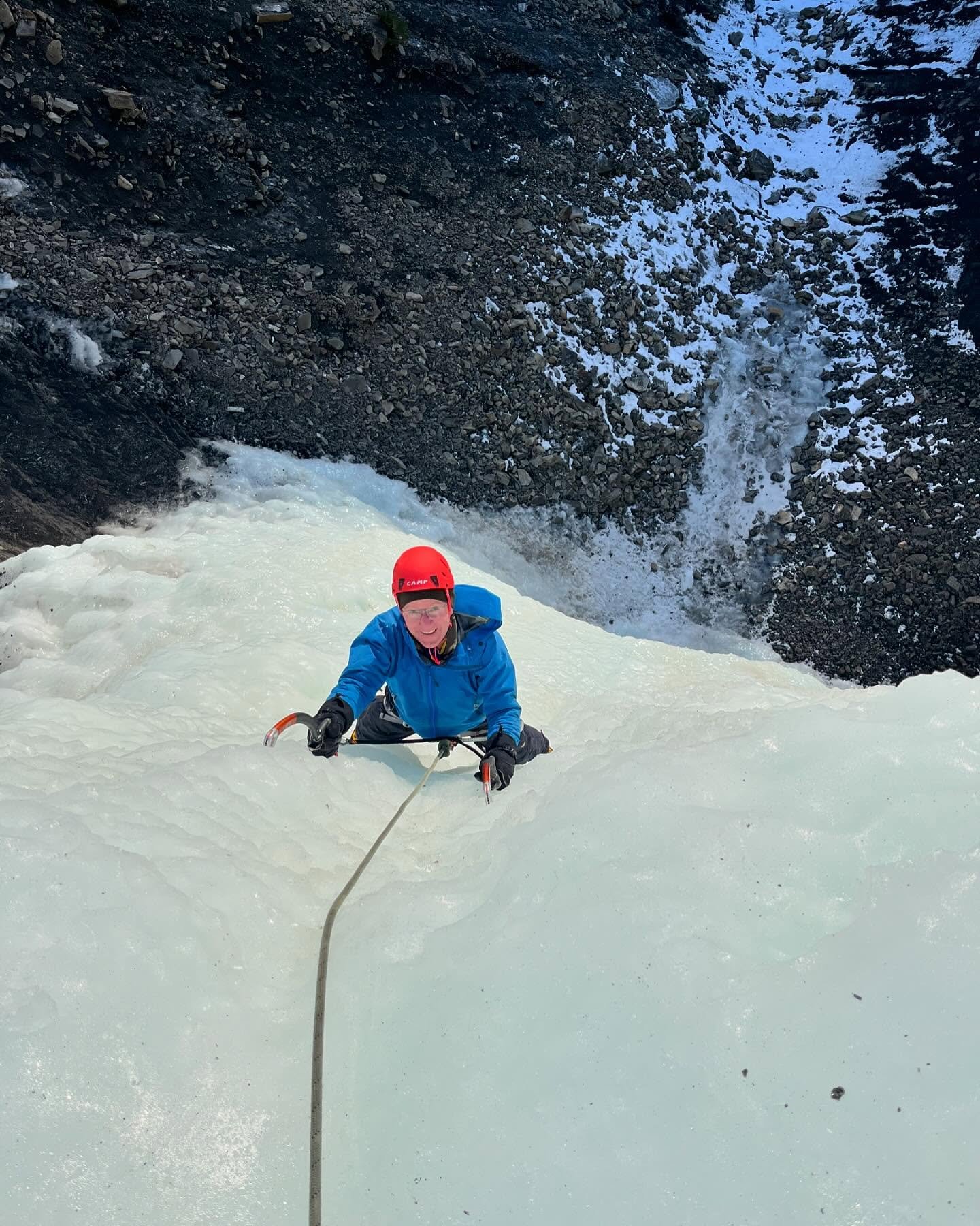 Peace Region Ice Extravaganza! Jan 10-13th, 2025 was a great time. Excellent climbing and even better people. 

Day 1 - Quest Falls! What a special spot. It was super fun to get some Tumbler Ridge locals out along with a couple return guests. 

Tradi