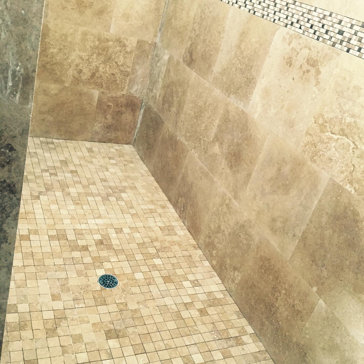 Would you like a new bathroom in travertine ? Don&rsquo;t wait
Call us (904) 613-7911.  www.RRSPECFLOORING.com  #bathrooms #kitcheb #tile #pontevedra #pontevedrabeach #florida #jacksonville  #jax #jaguars #atlanticbeach #pablocreekreserve #glenkernan