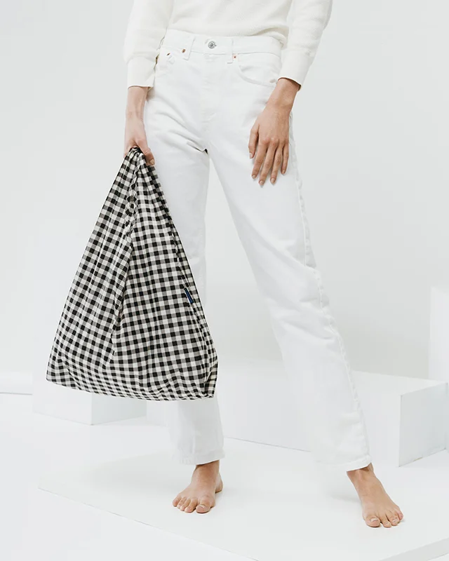 BAGGU_SBAG_Gingham_02.jpg