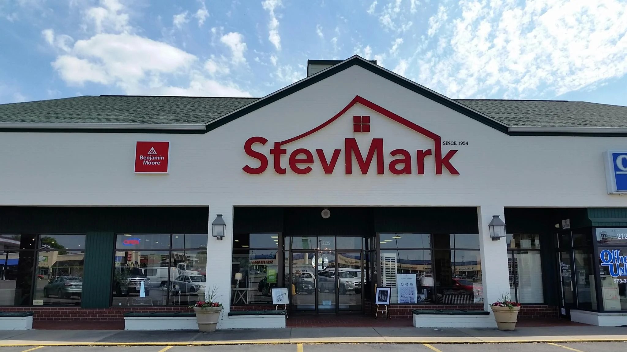 stevmark store.jpg