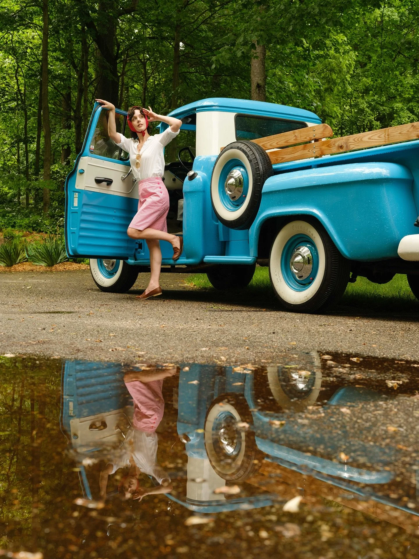 This was a really fun vintage inspired shoot with @livmodel_. We had a couple of awesome old cars and even got to play the world&rsquo;s largest ukulele! You can watch the behind the scenes and see more on the @sglynnphoto YouTube channel (link in bi