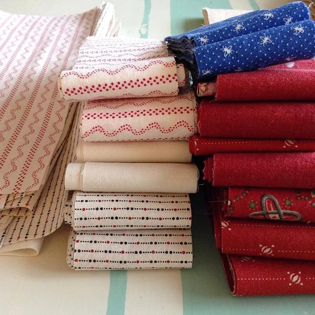 Fabric for Quintuple Irish Chain via www.helloquilting.com