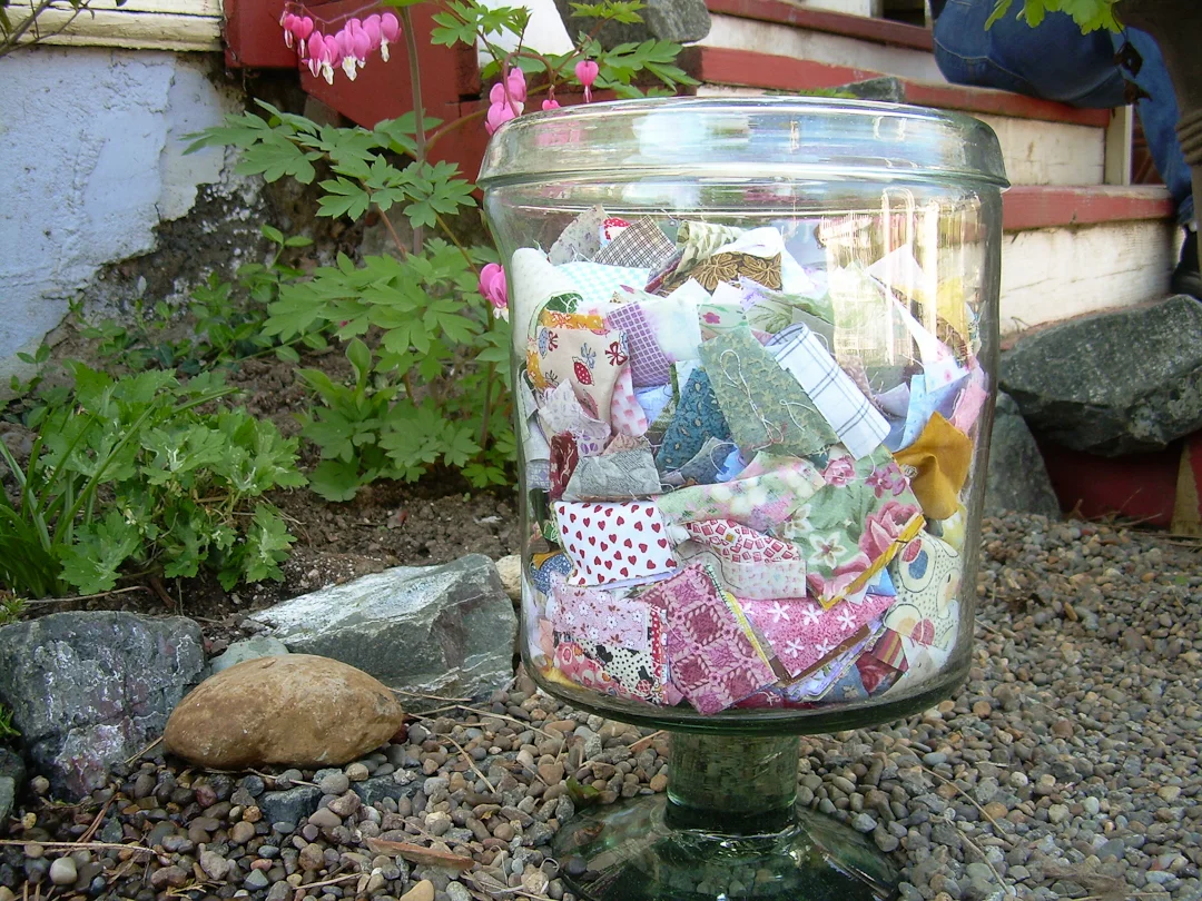Leader and Ender Scrap Jar via www.helloquilting.com