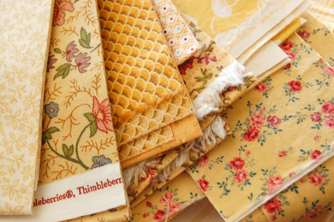 1101-hello-yellow-strips-15.jpg
