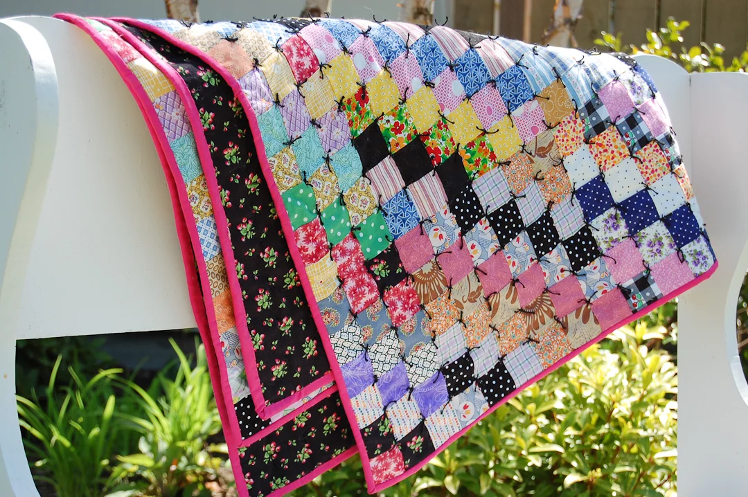 Antique-Inspired Scrappy Trip-Around-the-World Quilt via www.helloquilting.com