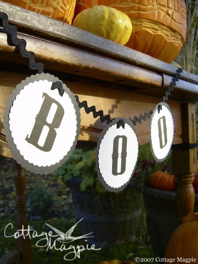 How to Make a Halloween Boo Bunting