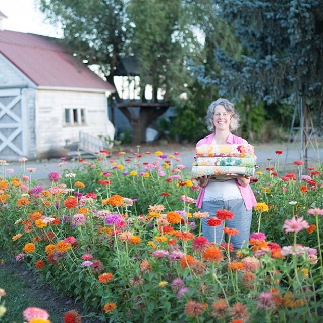 I can’t believe it’s been two years since This picture was taken. My Mom had passed away, my online bookstore was tanking and I didn’t quite know what else to do except make quilts. Lots of left turns since then and many fun things in store (*cough* brand new website coming soon *cough*). But I’ll never forget how excited I was to start on this journey and take real, honest-to-goodness professional pictures to start it off. Thank you everyone for being so supportive and encouraging while I zig and zag my way along my path! 💕💕💕💕
⠀⠀⠀⠀⠀⠀⠀⠀⠀
#quilting #quiltingismytherapy #quiltingismyjoy #itsthejourney #alongtheway #bloomwhereyouareplanted #comingsoon
