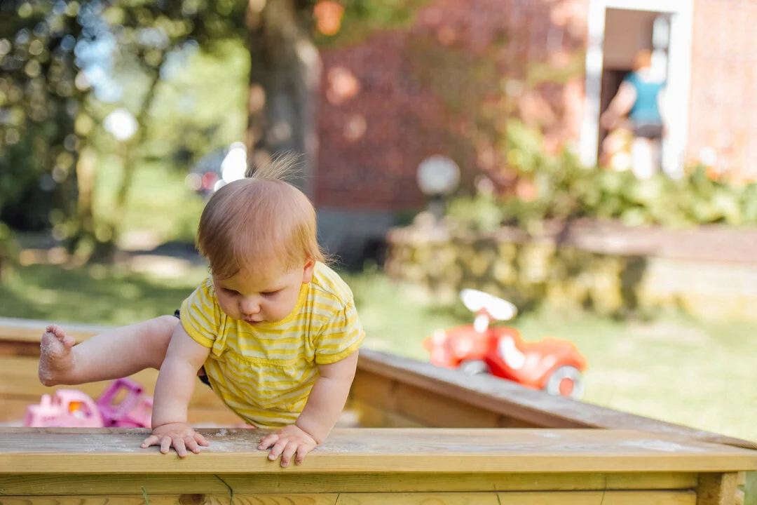 Sandbox Escape by Alexander Dummer on Unsplash via www.simplecreativehome.com