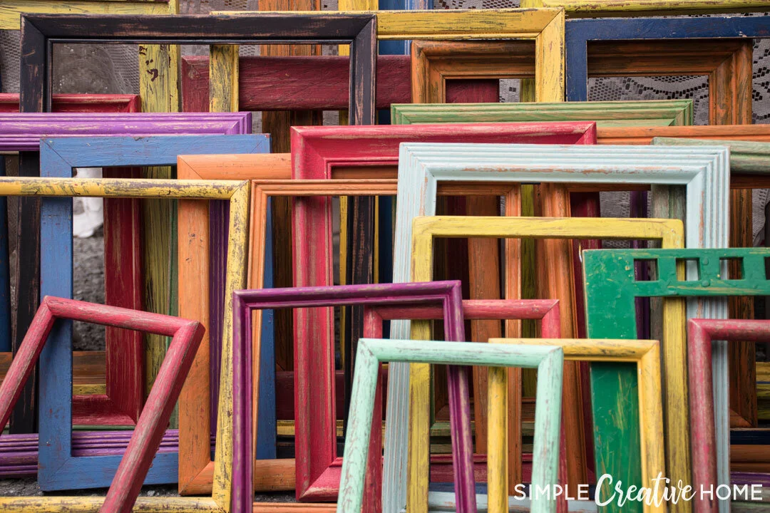 Flea Market Picture Frames - Decluttering for Magpies via www.simplecreativehome.com