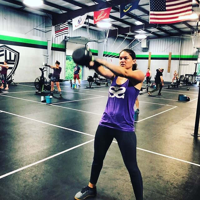 Motivation Monday! We want to recognize @tbacksch15 for her hard work in class and staying on track with her nutrition!!! This mother of 2 is killing it! Way to go Tori!!! 💚🖤💚 #fitmom #fitness #motivation #crushingit #waytogo #kettlebell #loveit