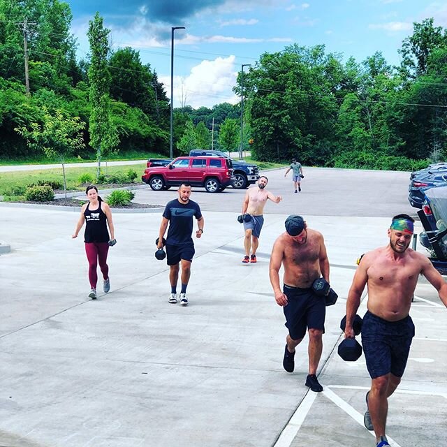 It's gonna be a great week at FWCF! Make sure to reserve your spot tonight at 8pm for some deadlifts, push jerks and running! #brosquad #430 #boss #fitness #dowhatyouloveandlovewhatyoudo #getafterit @corydorning @roscoskids @dtackett185 @deividwalls 