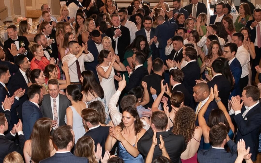 Packing Dance Floors One Event at a Time! 🎶 #CentralParkTheBand

📸 @anniehosfeldphotography 

#BestOfTheKnot #TheKnotWeddings #TheKnot #WeddingWire #CouplesChoiceAward #TiedTheKnot #WeddingDay #WeddingBand #WeddingMusic #LiveMusic #LiveBand #EventB