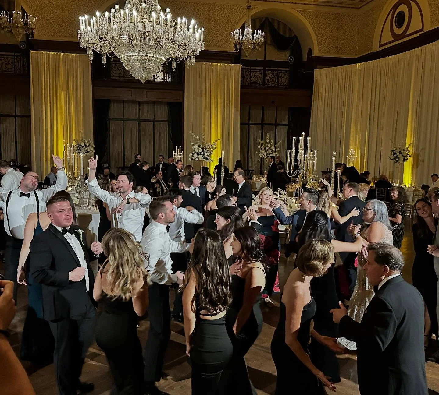 From vows to VIBES all night long celebrating with Colleen + Nick! Congrats again to the happy couple! #CentralParkTheBand @theunionleague 
#BestOfTheKnot #TheKnotWeddings #TheKnot #WeddingWire #CouplesChoiceAward #TiedTheKnot #WeddingDay #WeddingBa