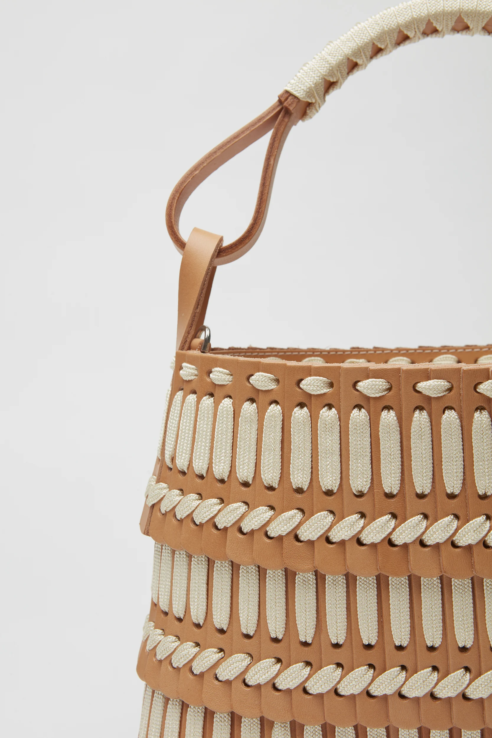 001 (S) Leather basket_detail.jpg