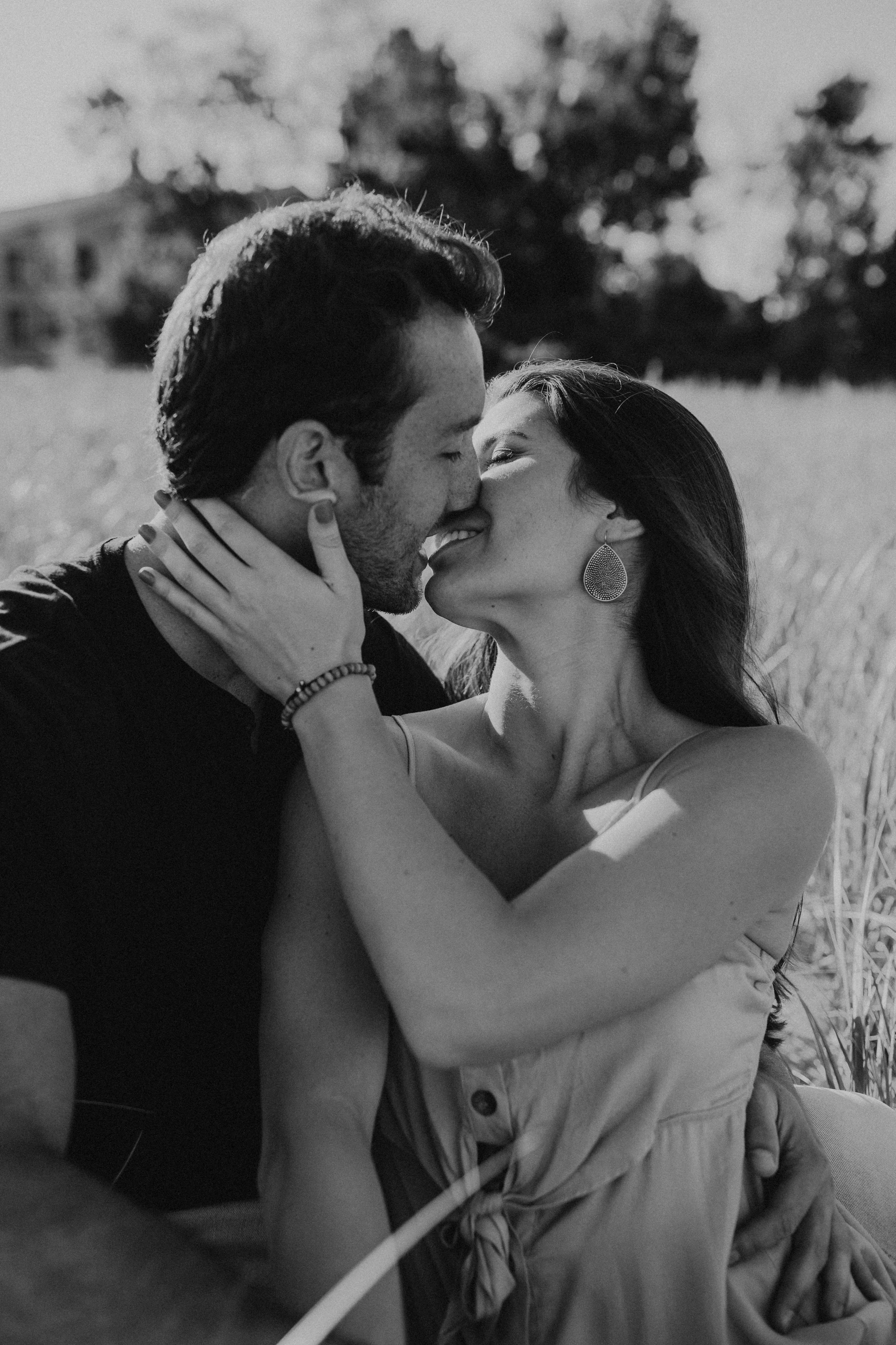 Lake_Michigan_Couples_Session-23.jpg