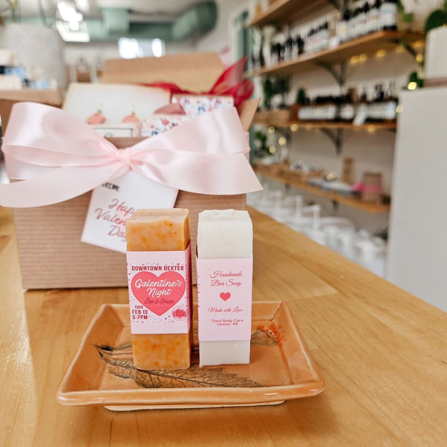 It's Galentine's Night!! ✨️🌸 We will have drinks, mini soaps for all visitors, and 15% off all pink, purple &amp; red colored products at our shop.

DRINKS: Sparkling wine from @erratic.ale.co and Valentine's Day themed sparkling juice. 

MINI SOAPS