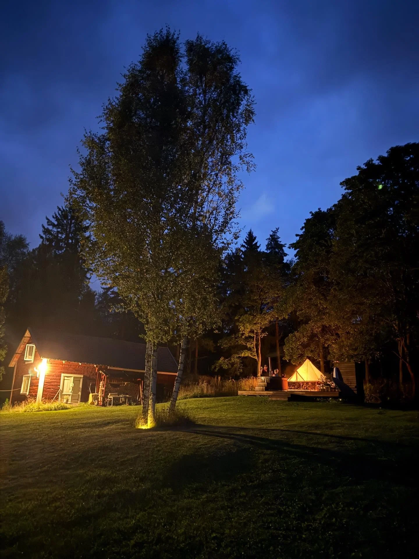 Still integrating this weekend&rsquo;s retreat &rdquo;Sj&auml;lvklar&rdquo; and feeling so much gratitude. It&rsquo;s such a privilege for me to get to do this work and to be let in on so many beautiful people&rsquo;s journeys in such an intimate way