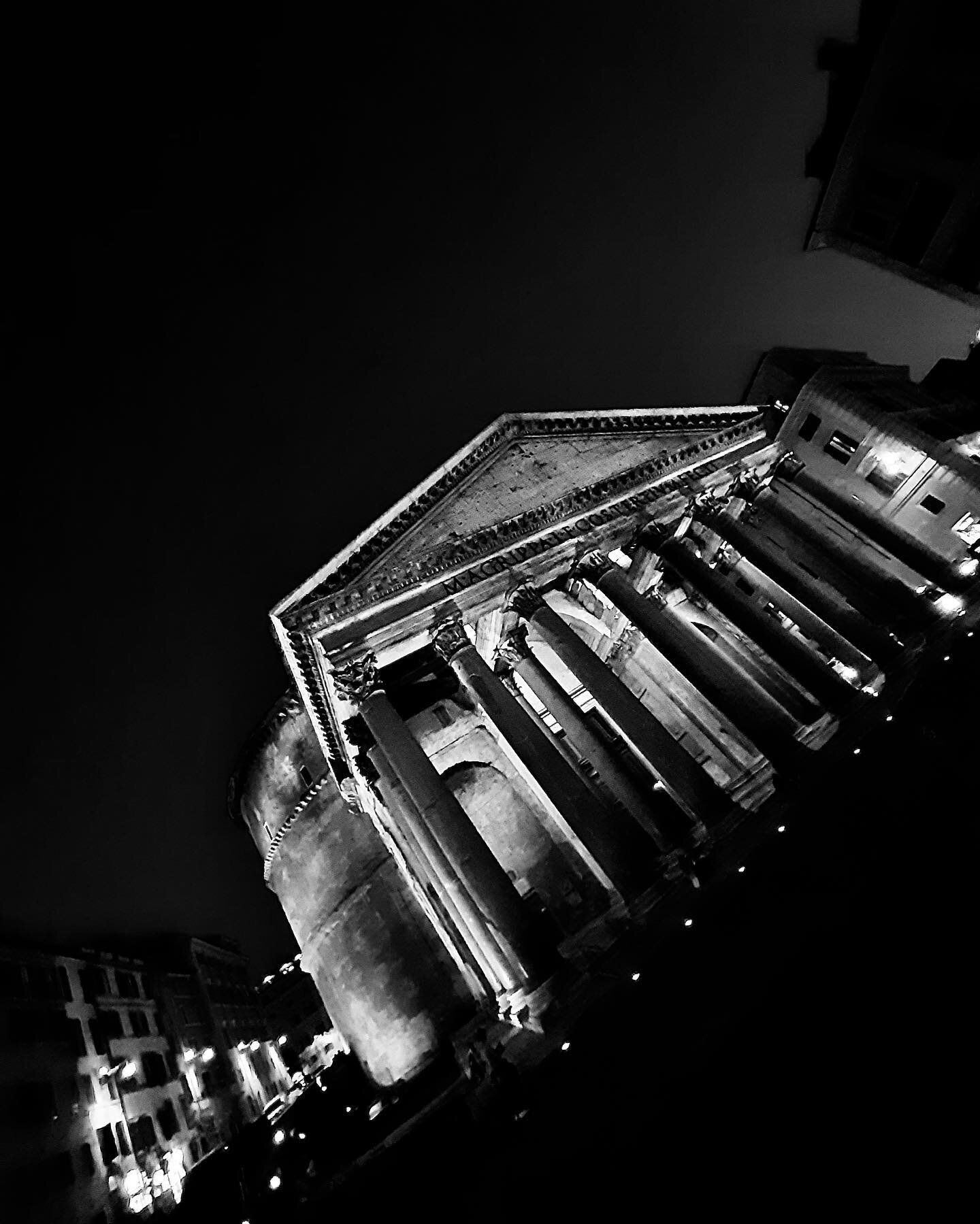 Missing you, Rome ✨
.
.
.
.
#throwback #rome #pantheon #architecture #architectureporn #architecturelovers #archilovers #black #light #night #italy #bnwphotography #bnwsoul #bnw_life #monoart #artwork #monochromatic #monochrome #bnw_society #bnw #bwb