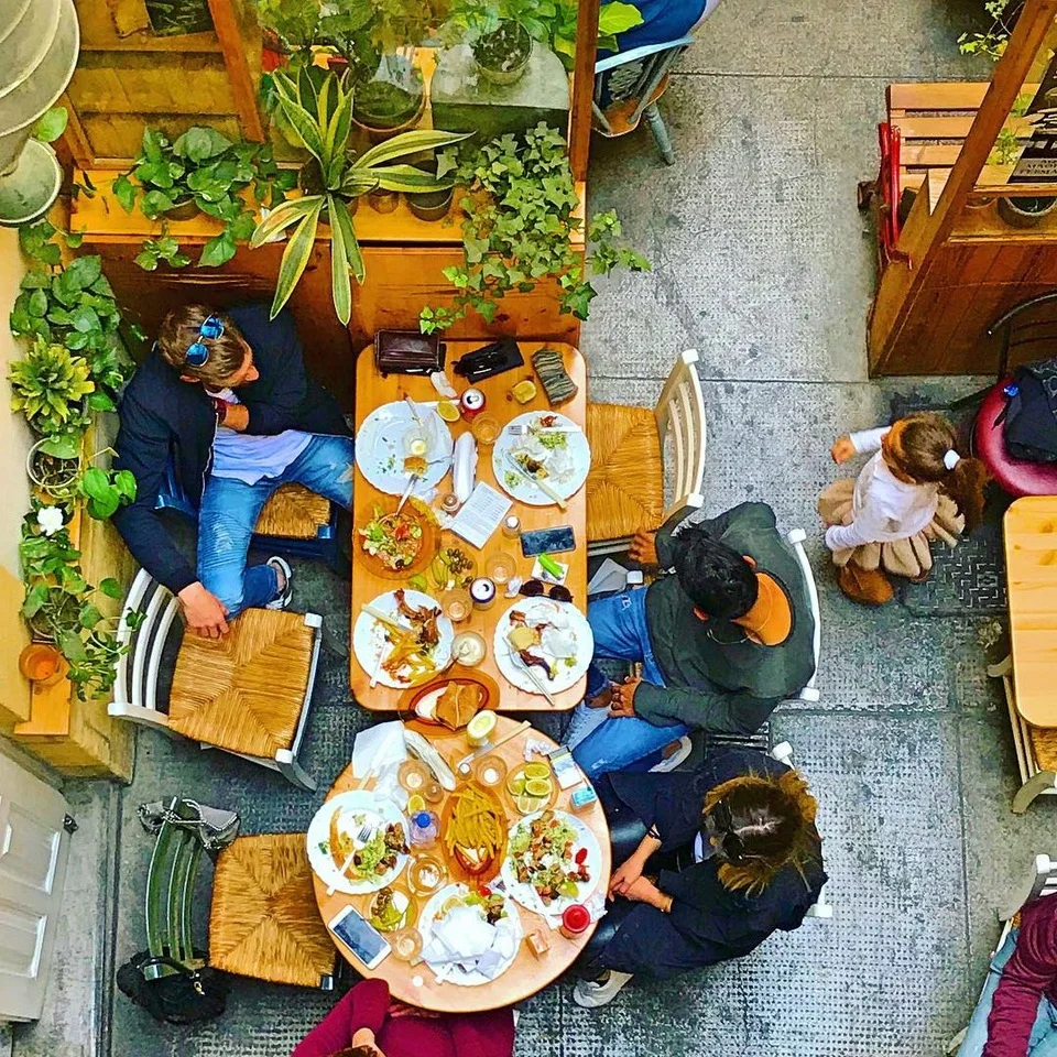 “Evroulas restaurant”