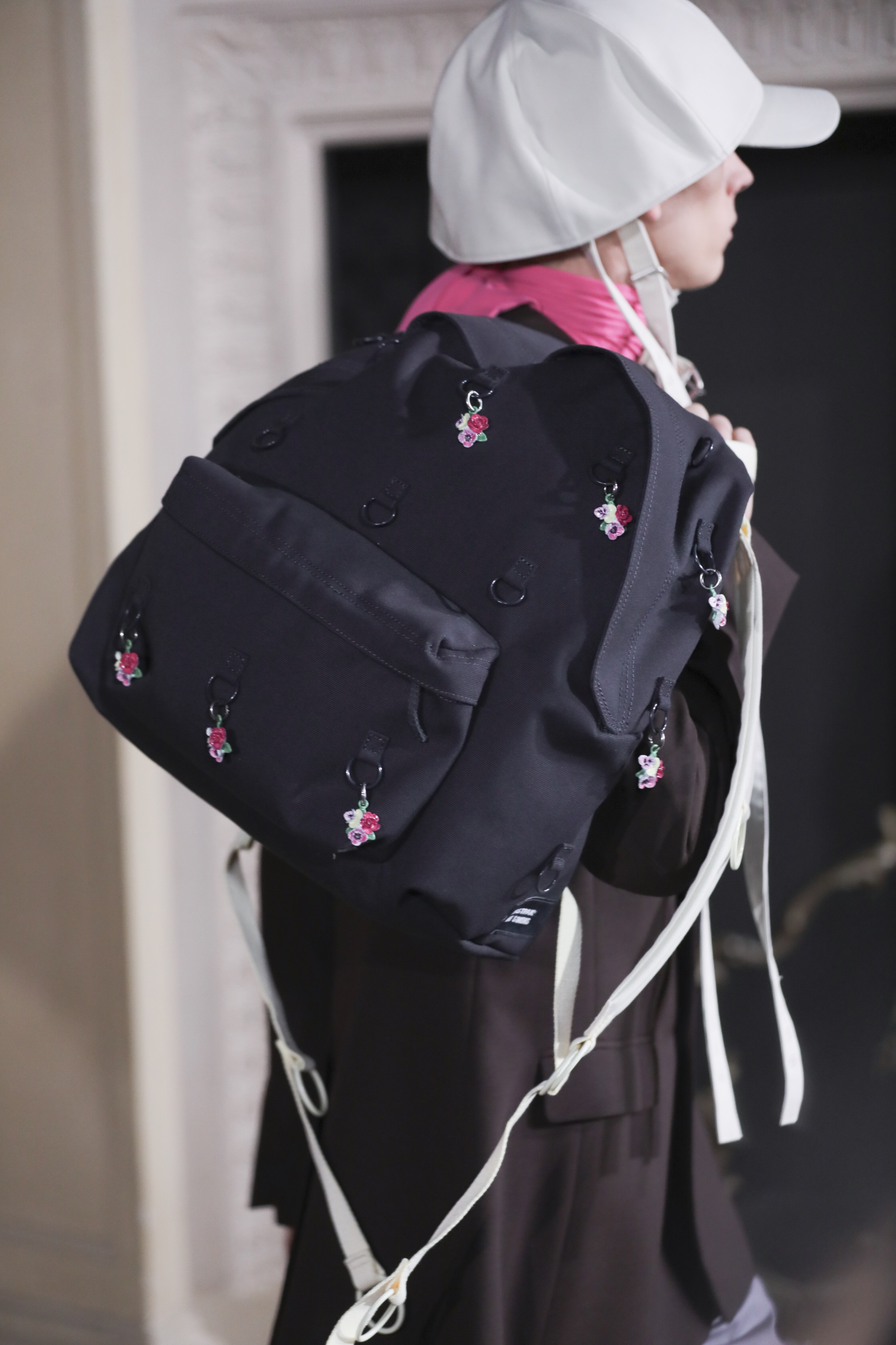 Eastpak_LS_FW19_RafSimons_RSPaddedLoop_RSAnthraciteYellow_EK91EA82_UC130407_mHigh.jpeg