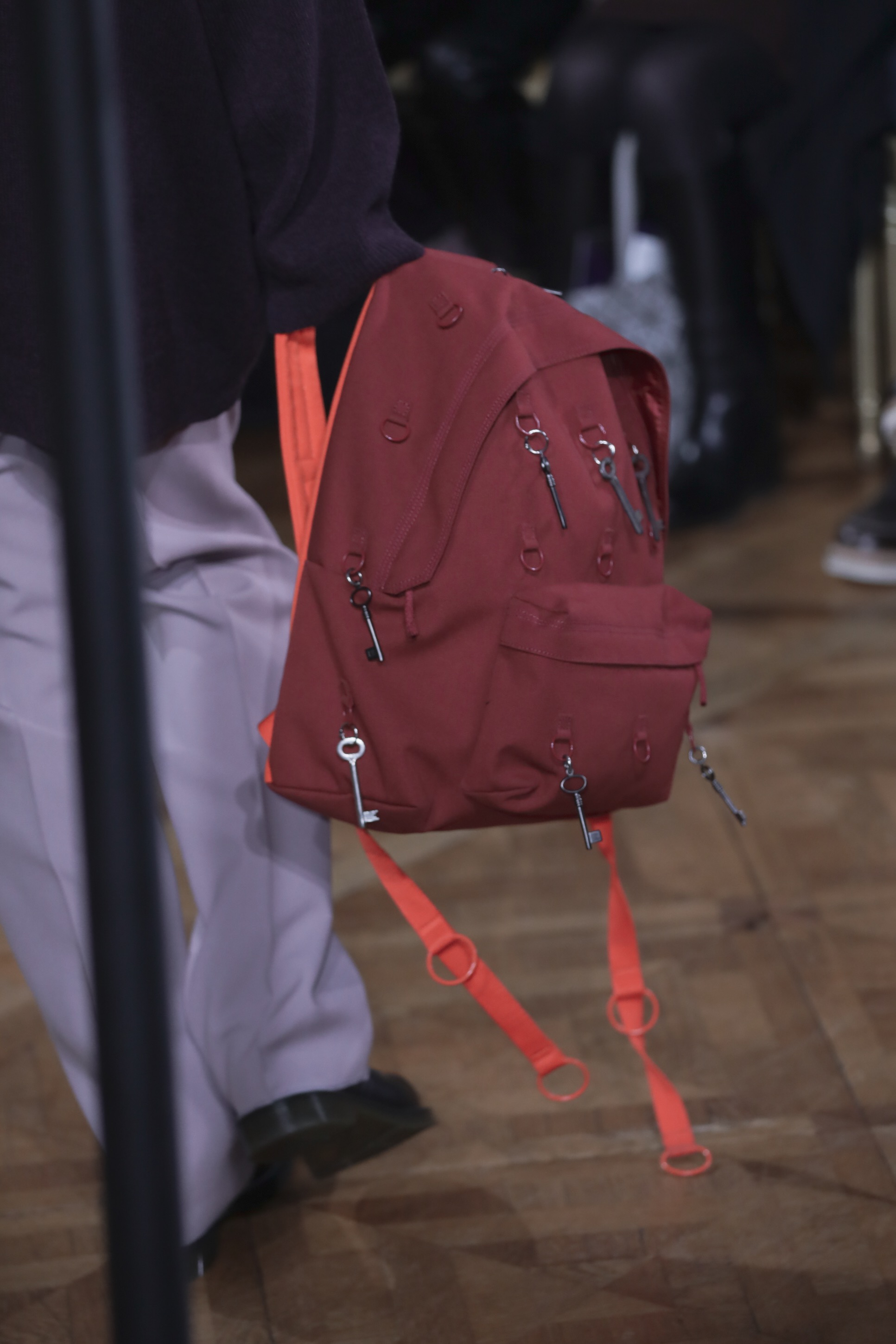 Eastpak_LS_FW19_RafSimons_RSPaddedLoop_RSBurgundyOrange_EK91EA81_UC130406_mHigh.jpeg