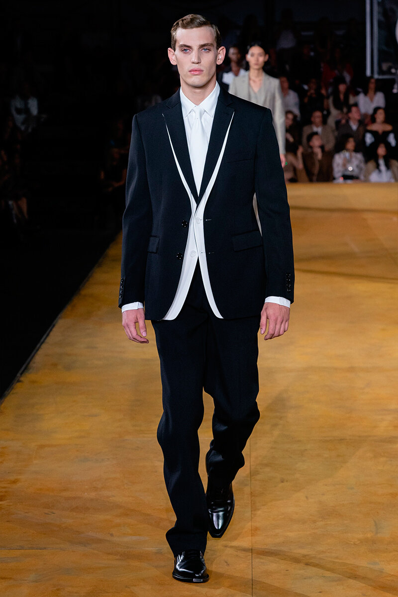 Burberry_ss20_fy8.jpg