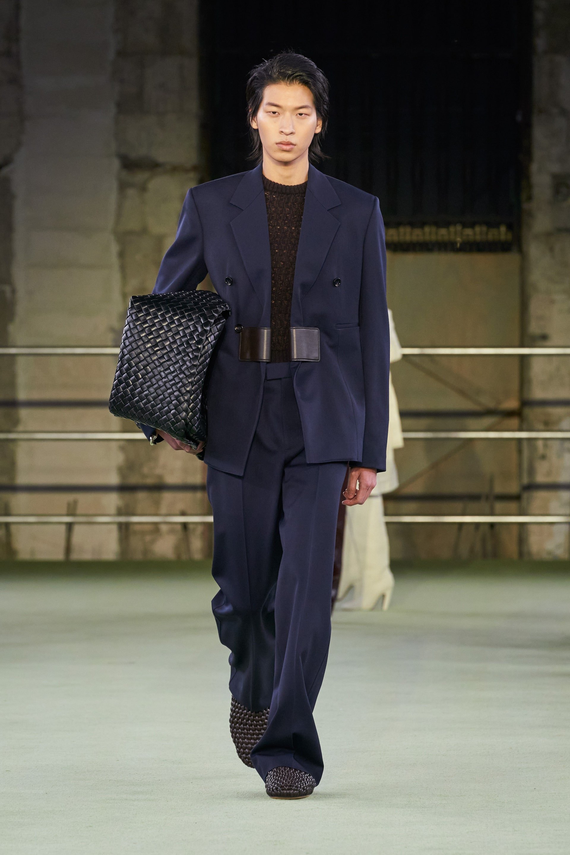 PFW: Louis Vuitton Fall 2019 Ready-to-Wear Delivers Androgynous