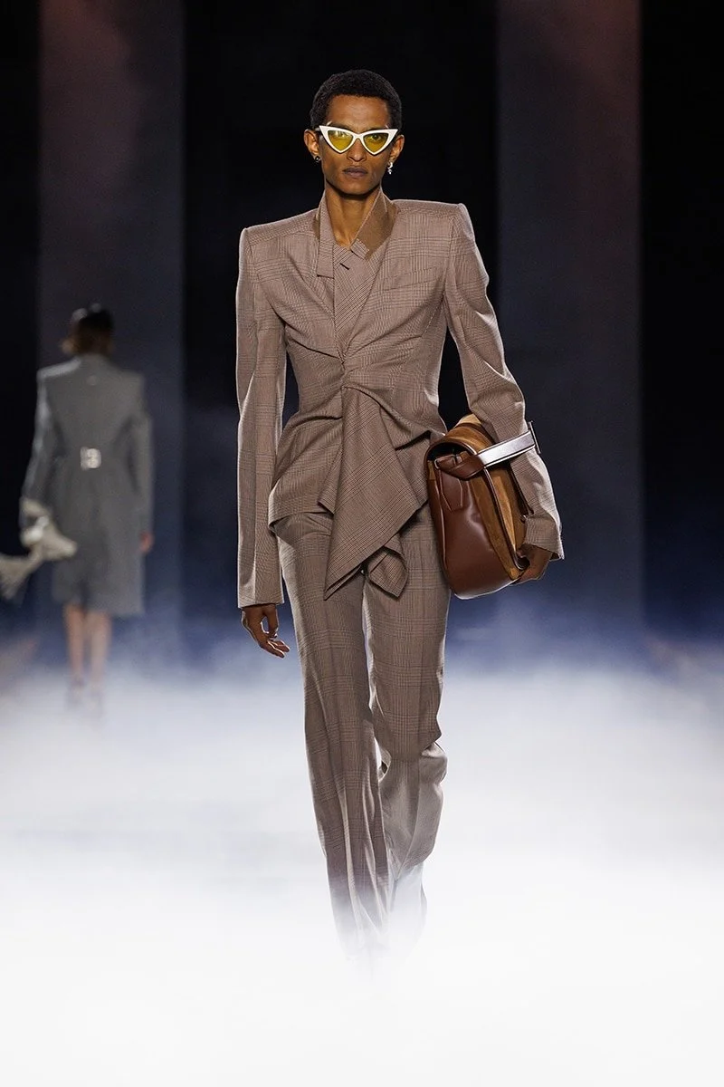 Alexander McQueen Spring 2025 Show at Paris Fashion Week