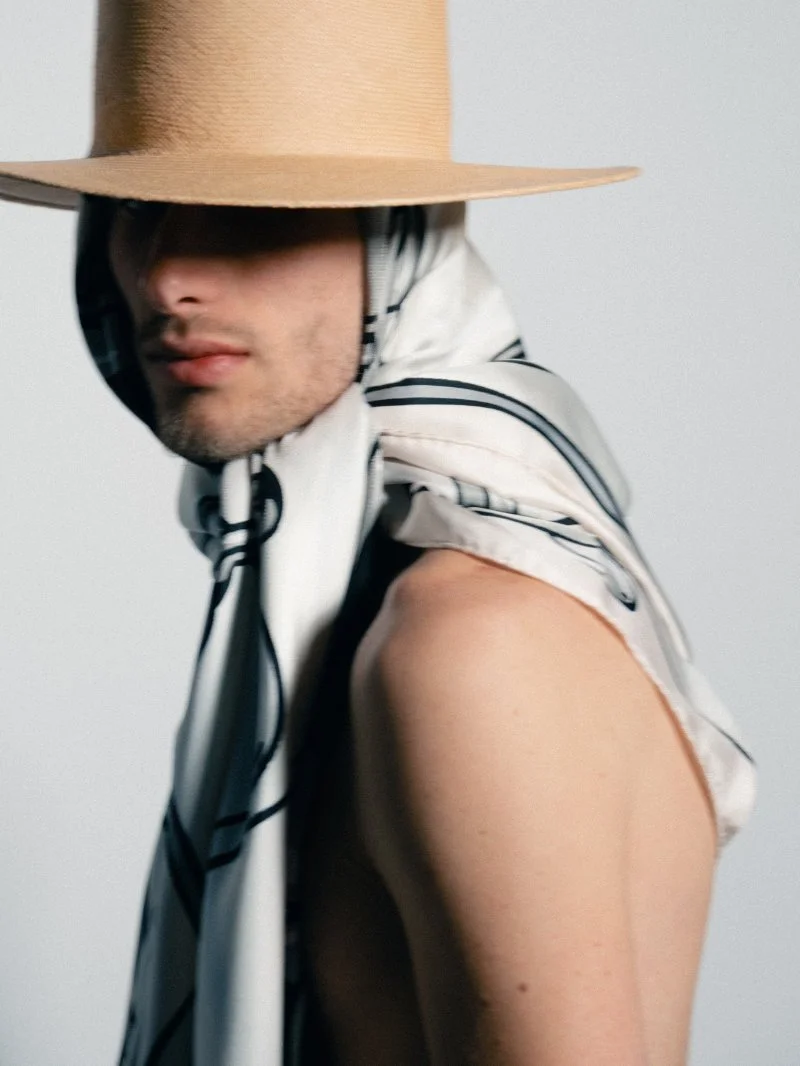 CELINE_IP_SILK_26_3X4_2400PX_03.jpg