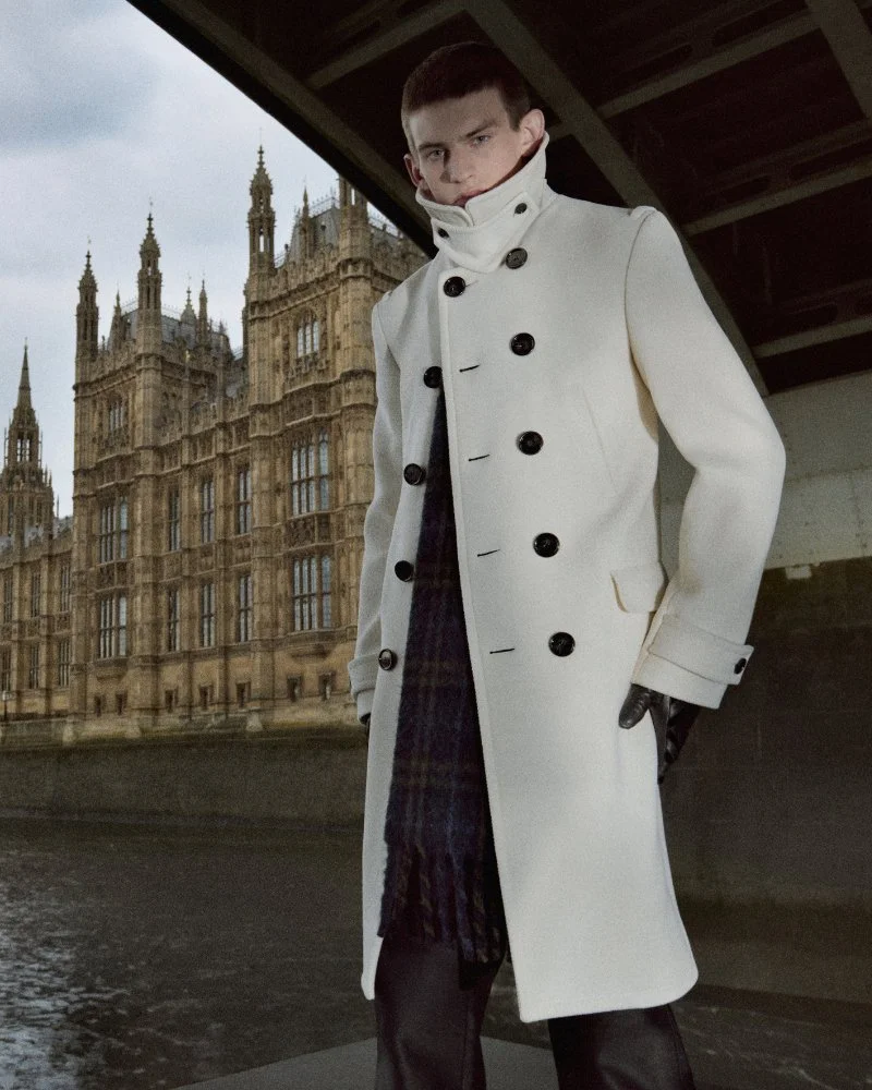 Burberry-Winter-26-Runway-Stills21.jpg