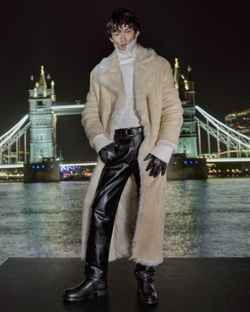 Burberry-Winter-26-Runway-Stills43.jpg