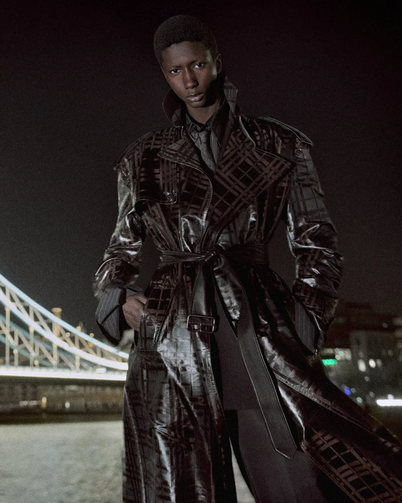 Burberry-Winter-26-Runway-Stills47.jpg