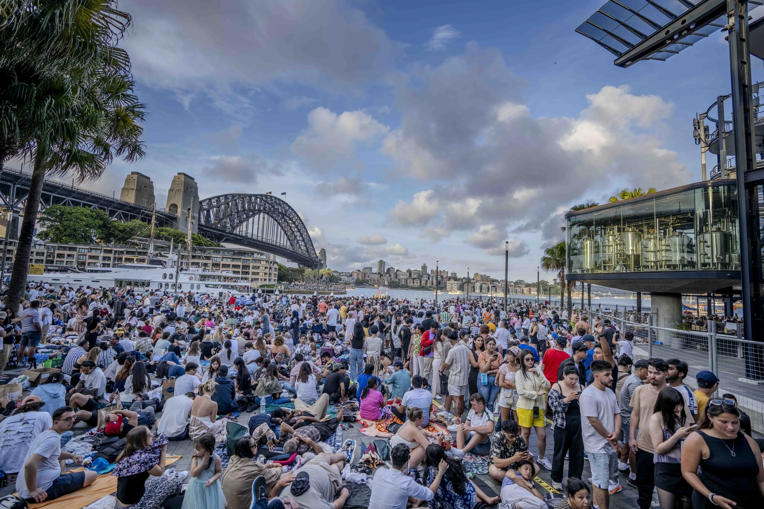 RX-NYE-24-Crowds&People-Low Res-15.jpeg