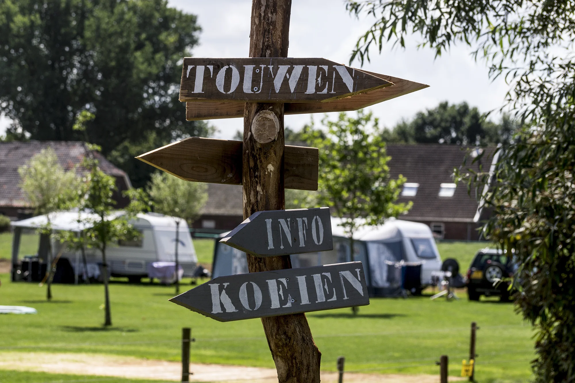 boerderijcamping-de-mebel-wegwijzer02.jpg