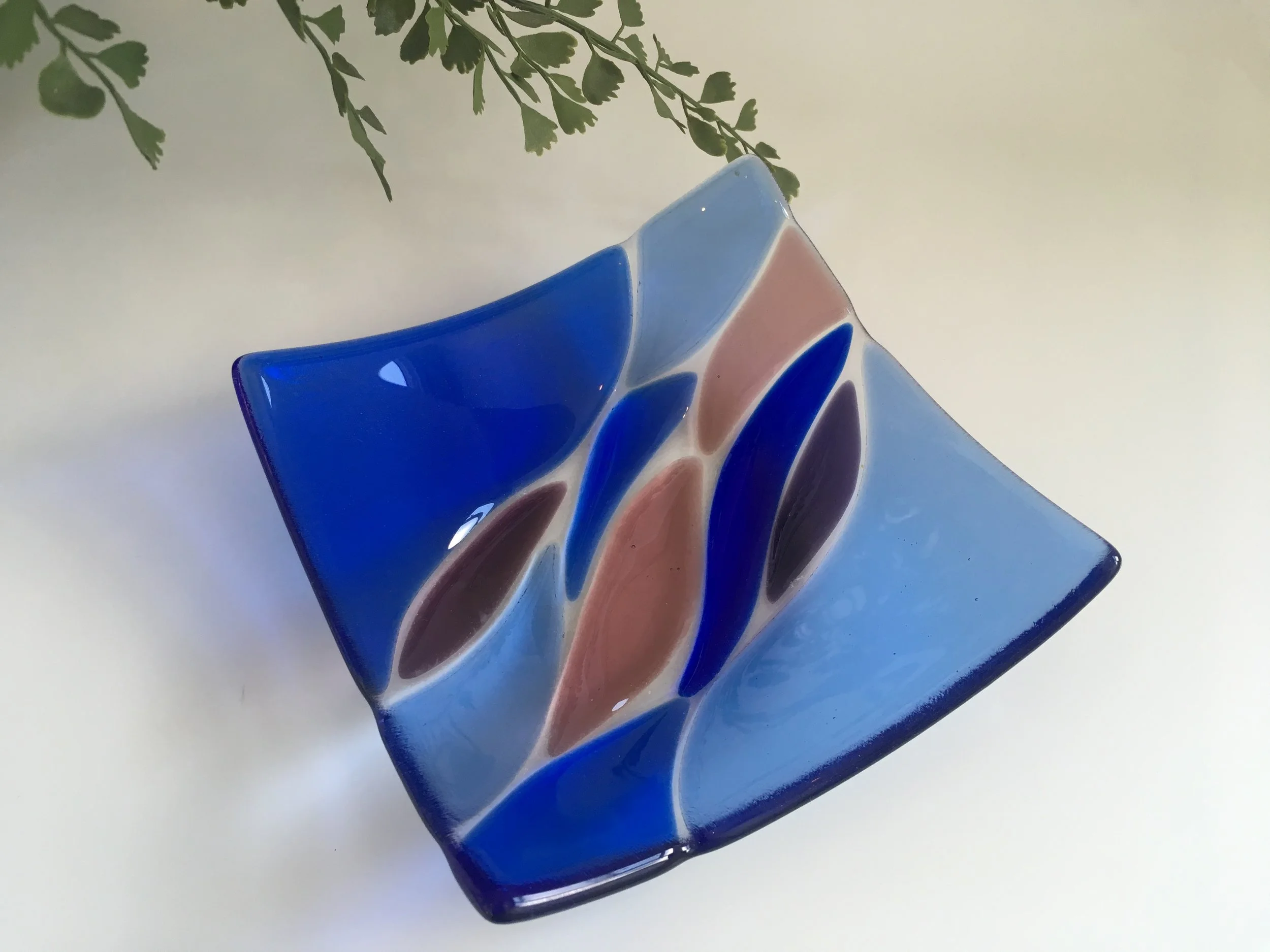 Wavy dish in blues and purples