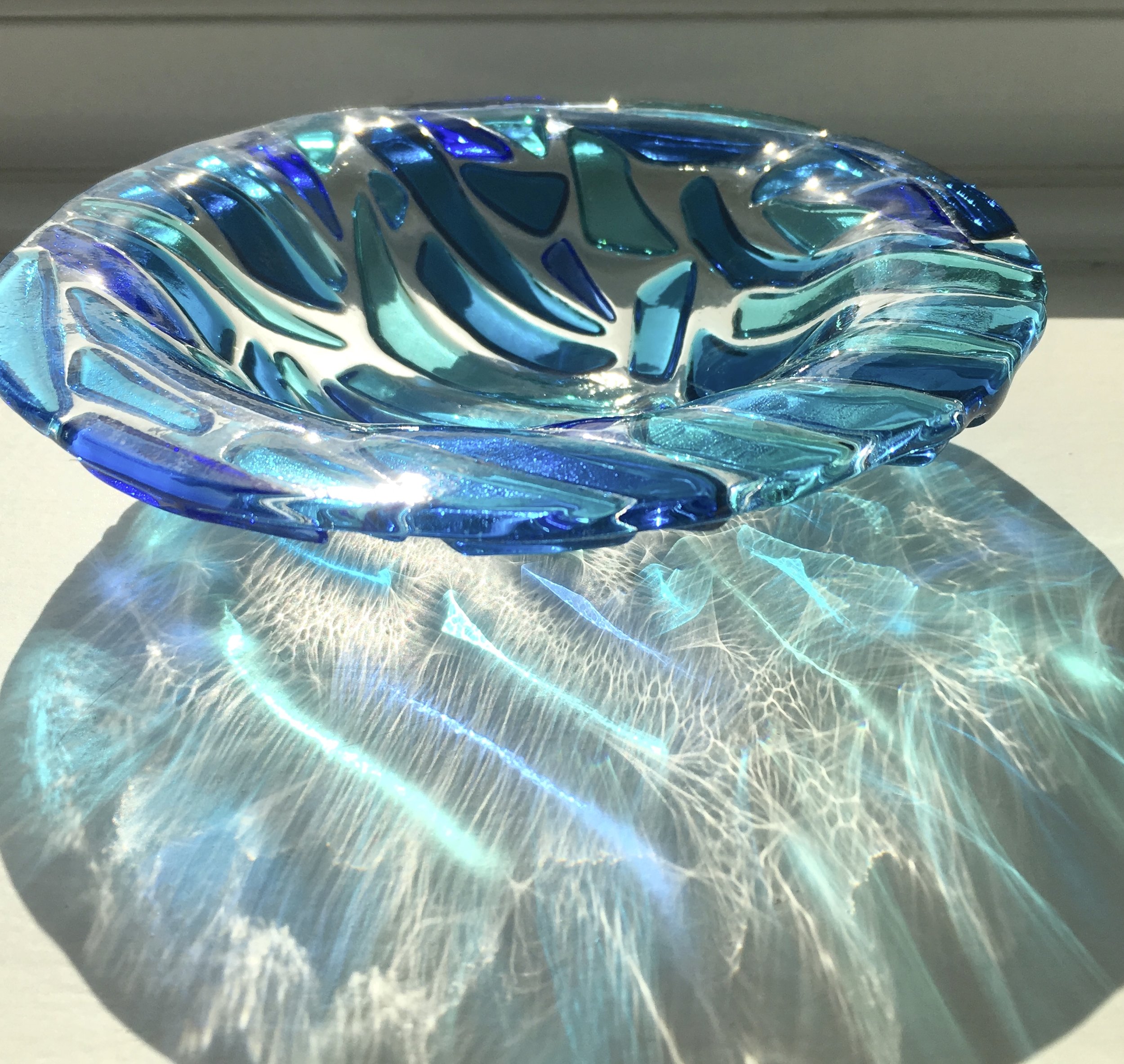 Talking of Brights, look how great this little bowl from the Flow range looks on a sunny windowsill!