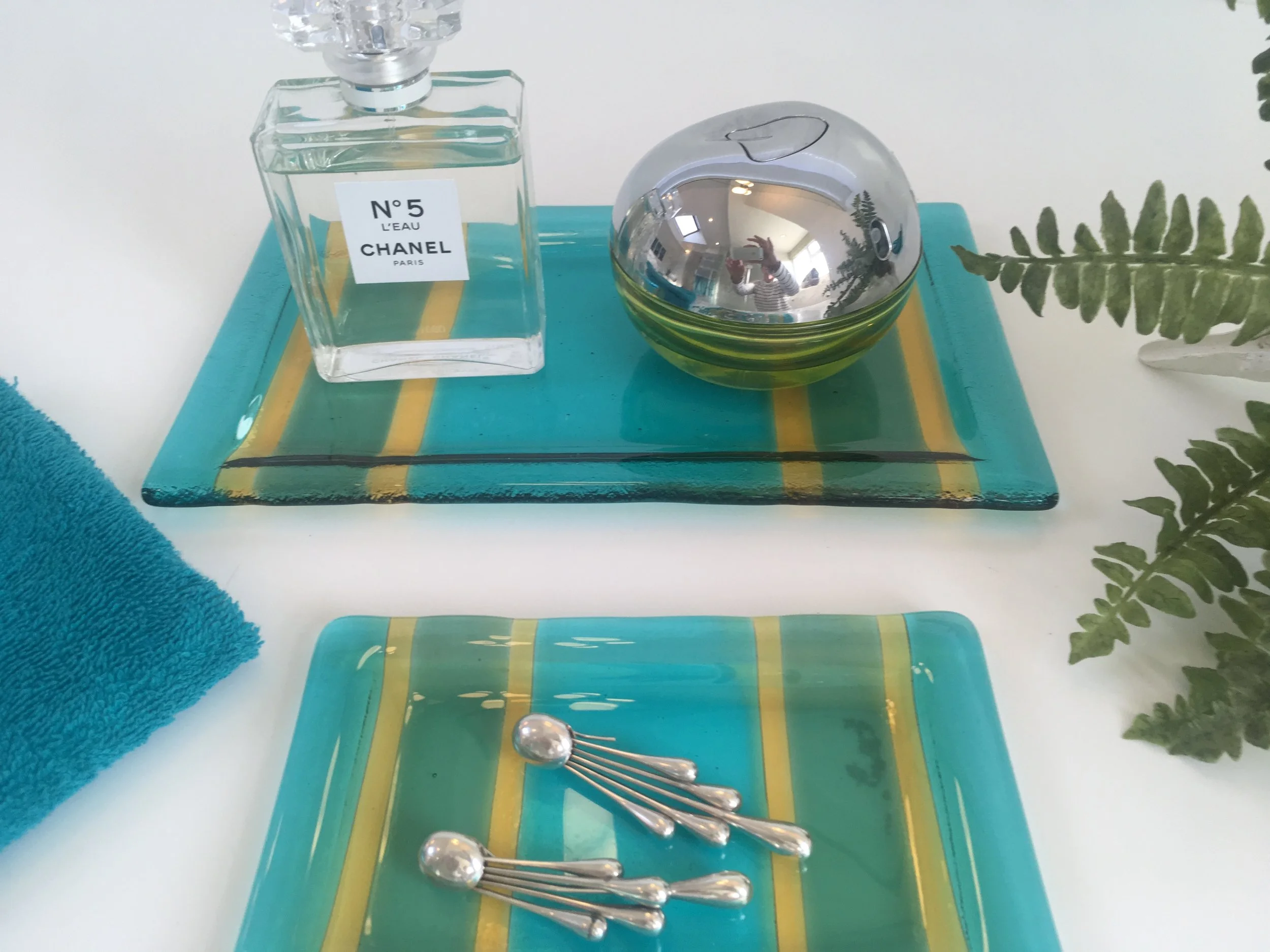 Two piece bathroom or dressing table set