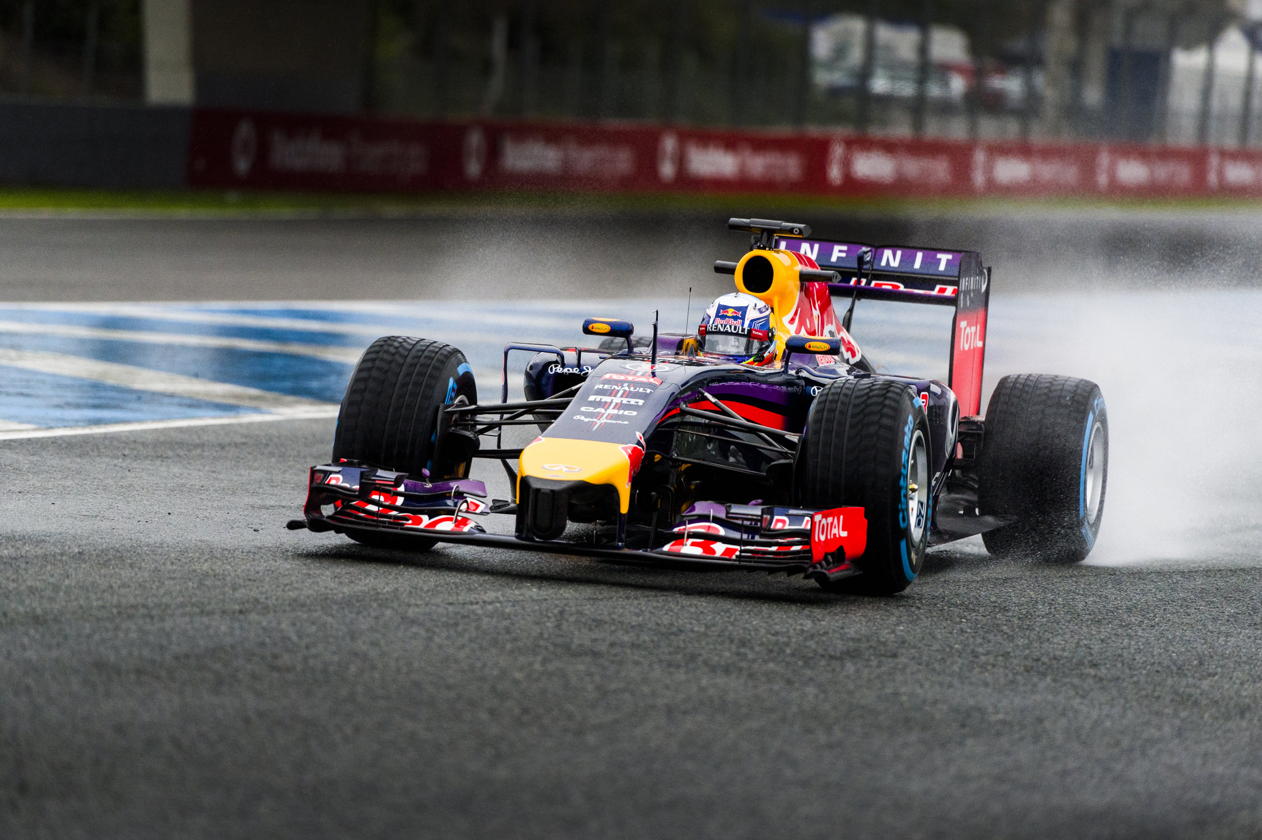 Ricciardo, Red Bull-Renault, 1-45.374, 7 laps. (1 of 1).jpg