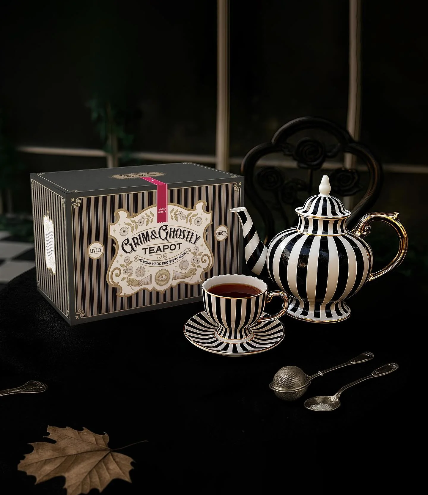 Spooky season is officially here, so there&rsquo;s no better time to share this one 👻

I designed the full packaging for the Grim &amp; Ghostly tea Set by @livelyghosts including the teapot, teacup and sugar jar boxes.

This design was inspired by V