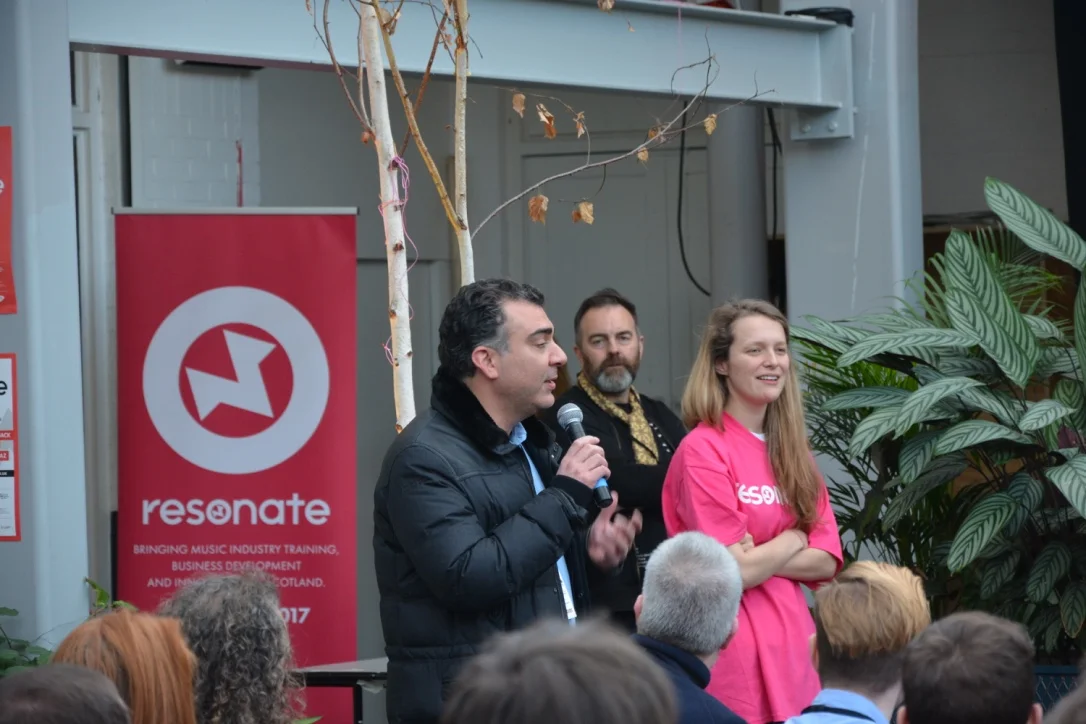 Resonate 161117 - 003.jpg