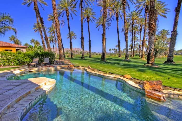 Palms_Plan-1_Pool_700x467.jpg