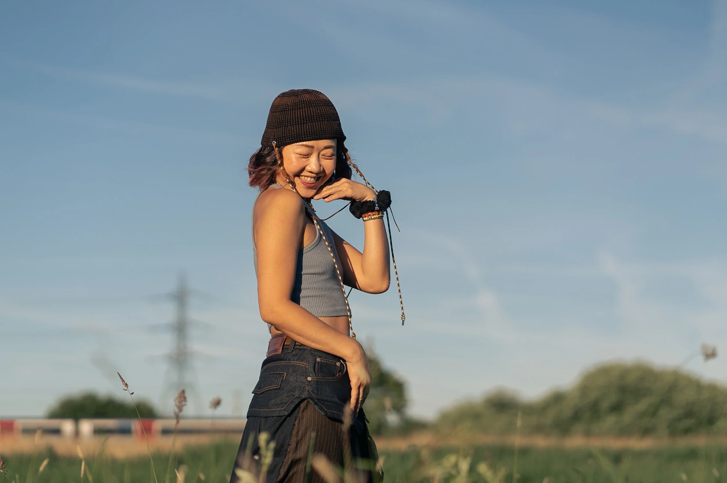 Defo the coolest &amp; cutest 🌞🌻🩵

Hanging out with @doublehappinessstudio in June at golden hour, where we lugged a trolley full of sunflowers all the way to the marshes&hellip; then gave them away to strangers afterwards!

Always the best time s