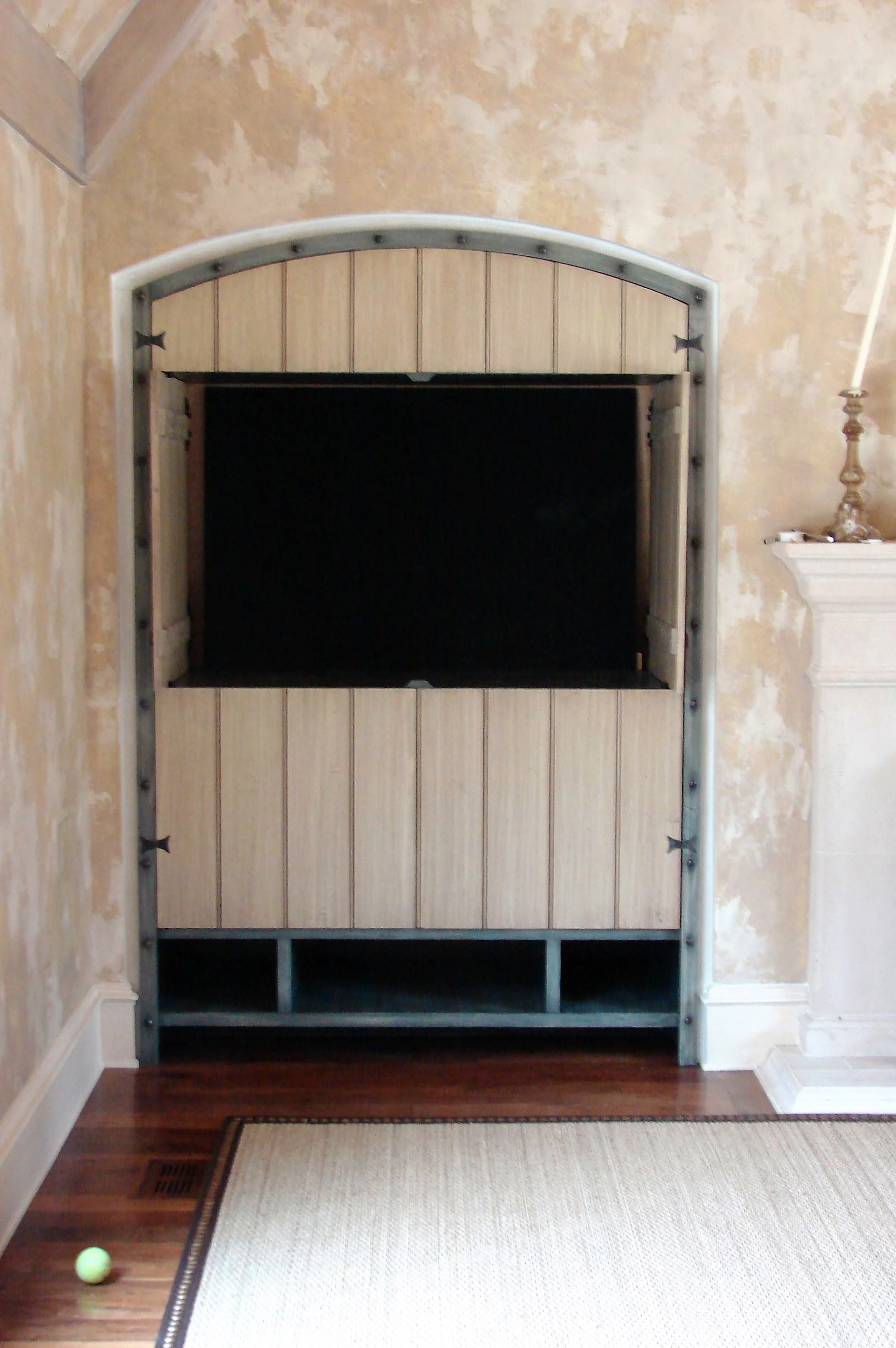 Himelfarb TV Armoire 003 (2).jpg