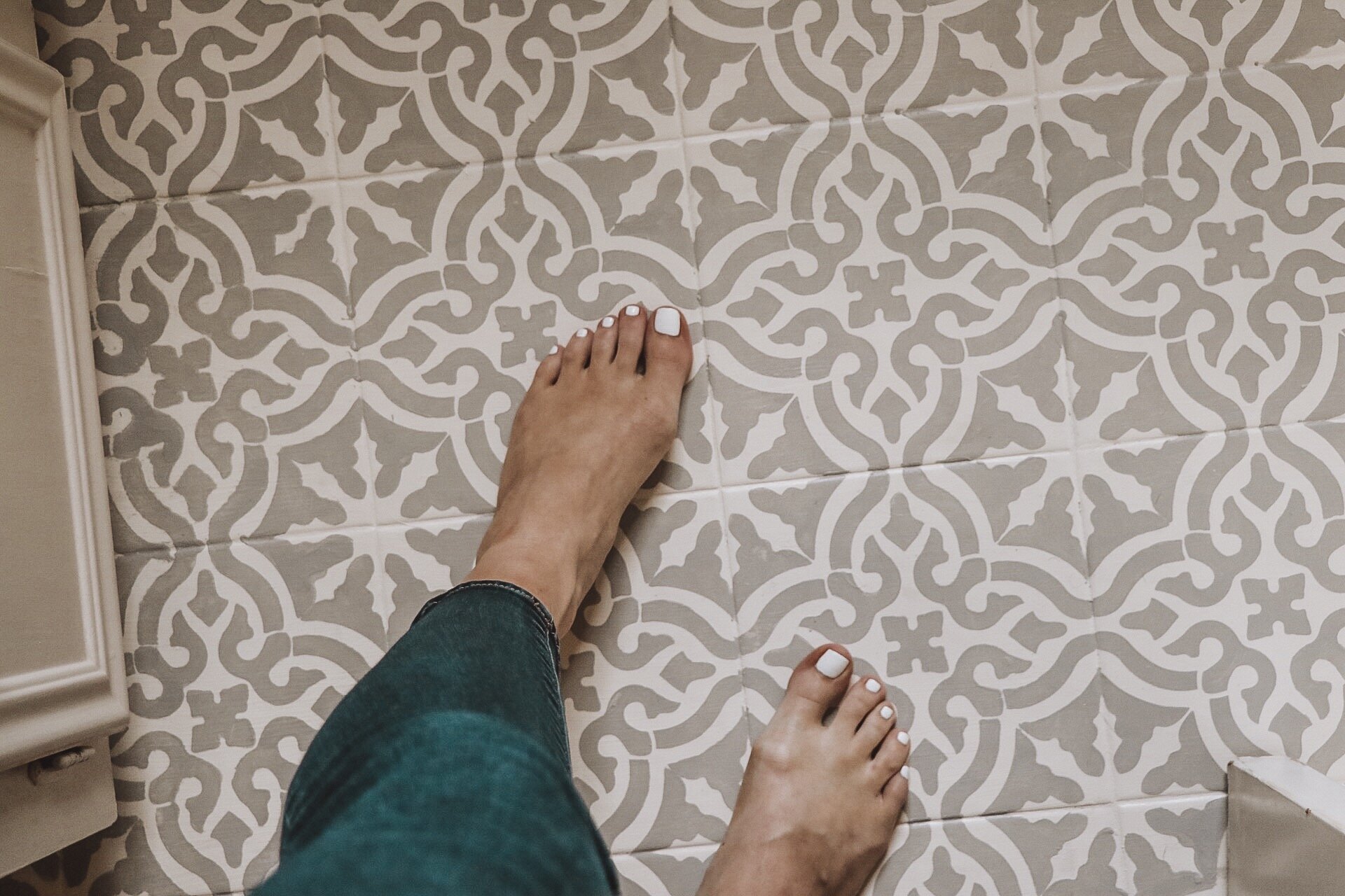 How to Stencil Your Bathroom Floor with Chalk Paint