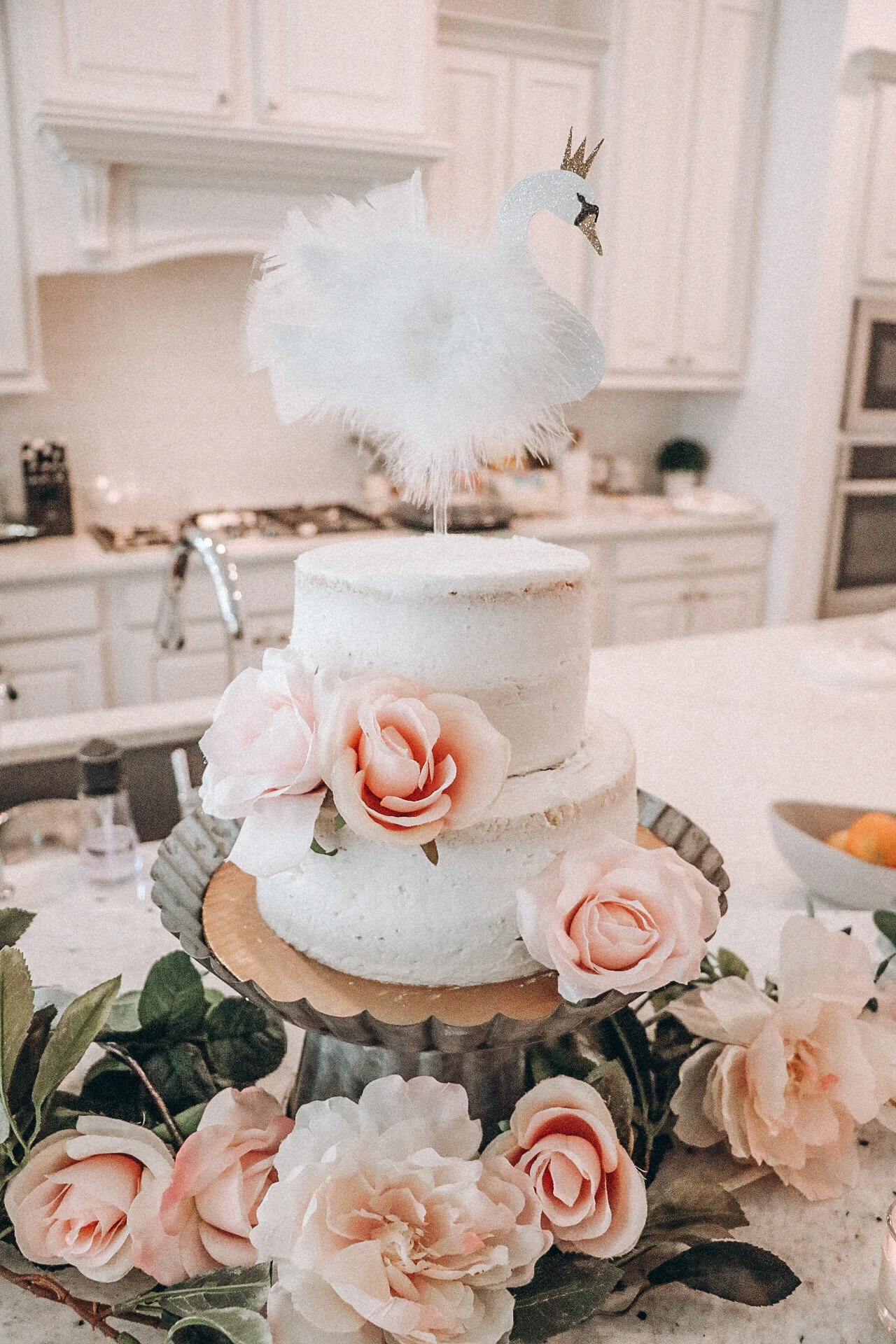 How To Decorate A Swan Themed Baby Shower