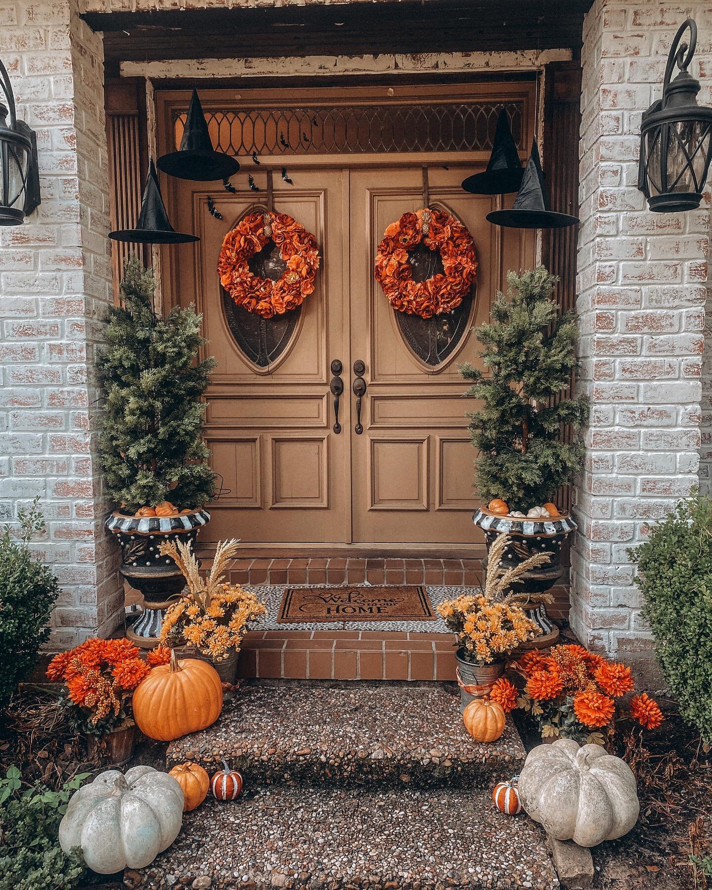 This weekend I could feel that Fall shift🍂

I love my new topiaries! These look so fresh and I added some lights to them last night. 
I was way overdue in updating and so glad I found these on Amazon! 

Comment &ldquo;link&rdquo; for my front porch 