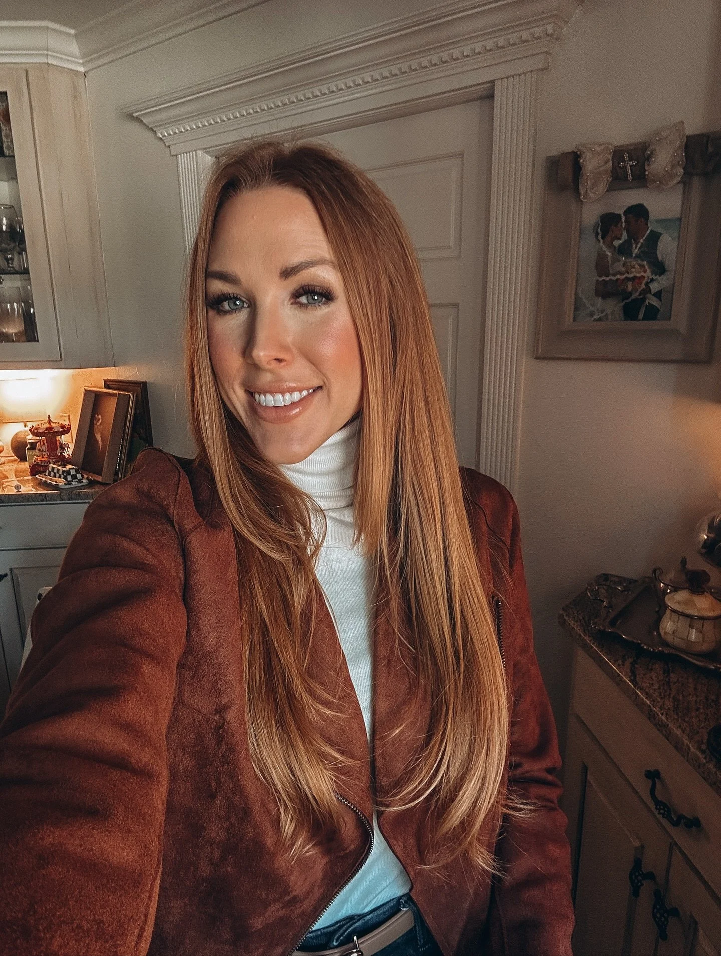 Best skin &amp; hair of my LIFE ERA ✨

My hair used to take forever to grow and now it&rsquo;s thicker/fuller than ever.. 

Some products help but let&rsquo;s be real.. what&rsquo;s happening on a cell level from within is what matters MOST and can b