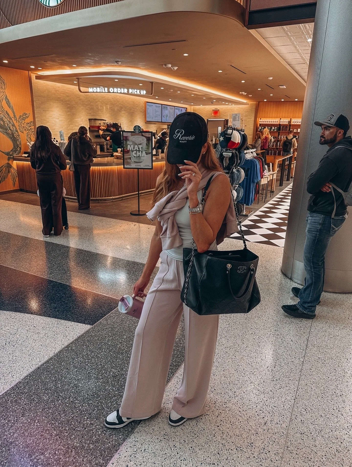 Airport fit 🎀

I have SO MUCH to post from this super busy weekend, but wanted to share a quick pic on our way to Miami to board our Bahamas cruise! 

These pants are ultra buttery soft&hellip; worth every $! 

Cannot wait to have some fun in the su