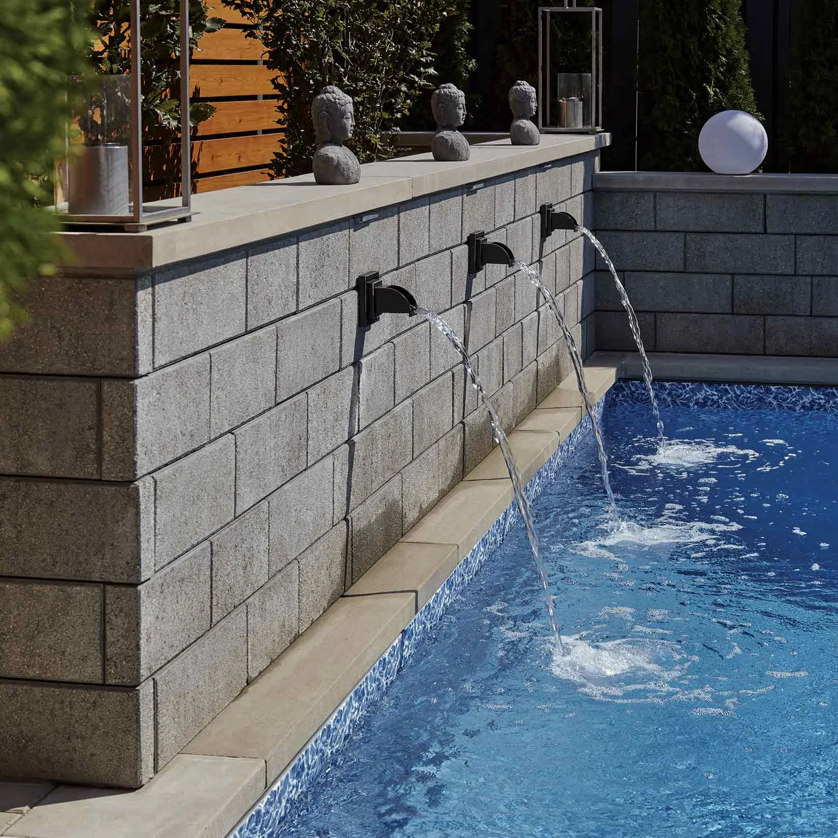kasty-landscaping_premacon_poolpage_water-feature.png